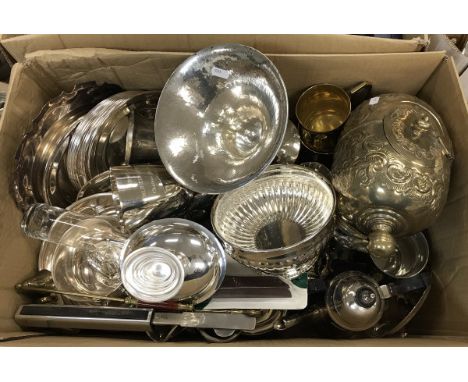 A box of various plated wares to include plates, sauceboats, mugs, hot water jugs, cream jugs, cruet pieces, together with a 