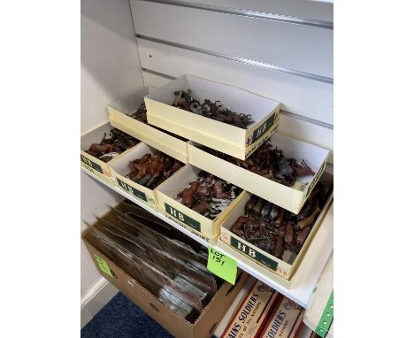 A large quantity of lead horses, including Britains, Johillco, Crescent, etc (a lot) 