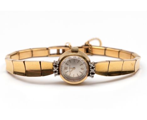 Movado, 18 kt. gouden polshorloge, jaren '50. Handopwind, met zilverkleurige wijzerplaat met batons op de uren, het glas met 