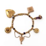 Polen, 14 kt. gouden bedelarmband, eerste helft 20ste eeuw.