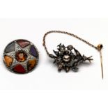 Twee broches, ca. 1900.