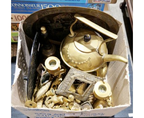 Box of assorted metalware&nbsp;including a brass kettle, brass animal ornaments, a pair of candlesticks, handbell, etc (1 box