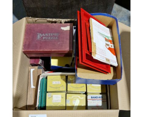 Box of vintage games including vintage wooden jigsaws by Parker Bros, marbles etc.Condition Report8 puzzles - 4 parker
		&nbs