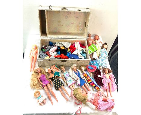 TWA flight trunk containing vintage dolls clothes includes Barbie etc 