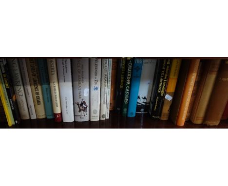 T E LAWRENCE: A collection of works and other books (one shelf)