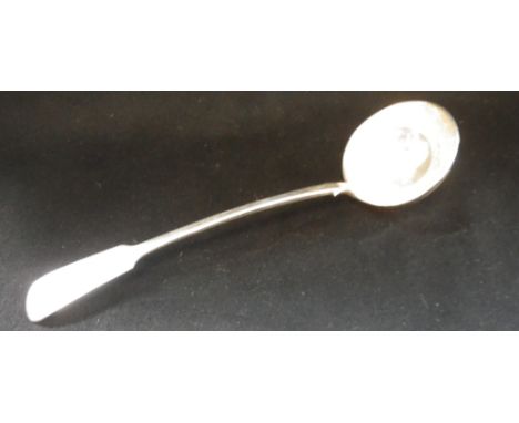 A SILVER FIDDLE PATTERN SOUP LADLE, 34.5cm long (c.9.6oz)