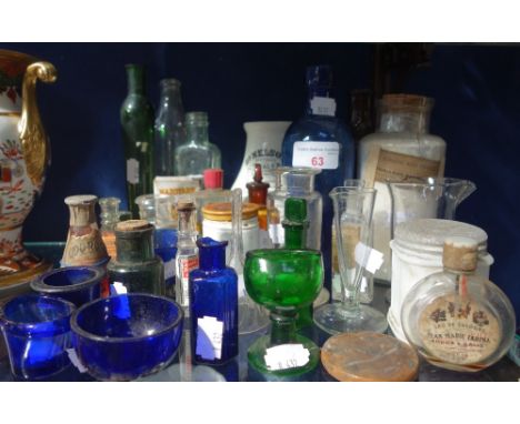 A COLLECTION OF VINTAGE MEDICINE BOTTLES and sundries