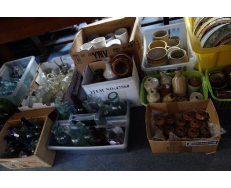 A LARGE COLLECTION OF VINTAGE BOTTLES to include stoneware