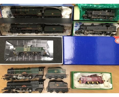 OO Gauge: A collection of assorted boxed and unboxed OO gauge to include: Heljan Class 14 D9500 BR green, Bachmann Lady Godiv