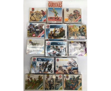 Airfix: A collection of assorted Airfix OO/ho scale vintage soldiers, 14 sets, all boxed, some sealed.