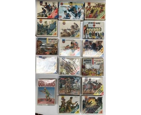 Airfix: A collection of assorted vintage Airfix 00 / ho scale soldiers and figures, some still sealed. Box damage to Russian 