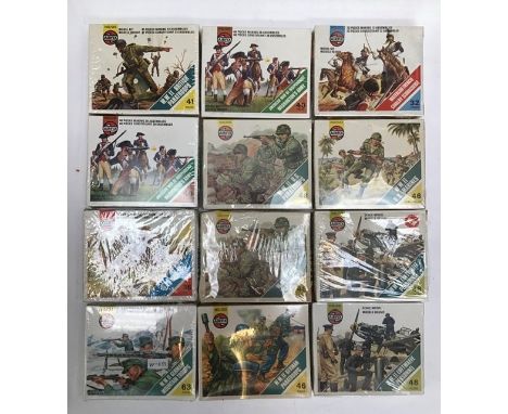 Airfix: A collection of 12 Airfix vintage soldiers, OO/ho scale, all unused and sealed. (Luftwaffe Personnel cellophane torn)