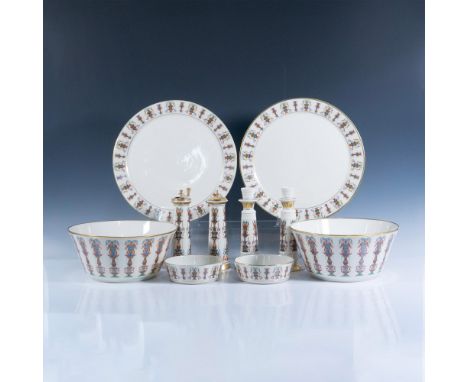Beautifully designed tableware for everyday or elegant events. This multicolor motif has urns with vines in blue, brown and g