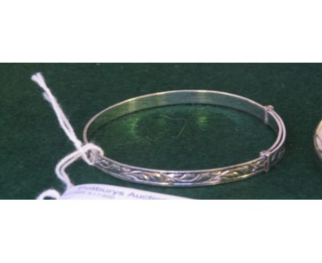 WHITE METAL FOLIATE ENGRAVED BANGLE STAMPED SILVER, 0.2 OZT