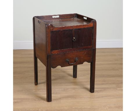 AN 18TH CENTURY MAHOGANY TRAY-TOP NIGHT COMMODE53cm wide; 45cm deep; 79cm high