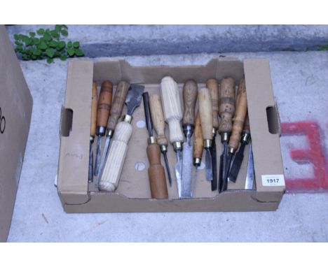 A BOX OF VINTAGE WOODEN HANDLED WOOD WORKING TOOLS AND CHISELS