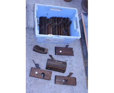 AN ASSORTMENT OF VINTAGE WOOD PLANES
