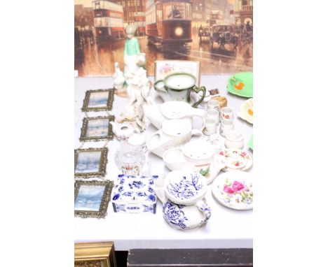 A QUANTITY OF CERAMICS TO INCLUDE VINTAGE SHAVING MUGS, FIGURINES, TRINKET BOXES, SMALL POTS, ETC