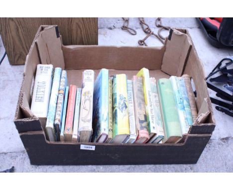 AN ASSORTMENT OF CHILDRENS BOOKS TO INCLUDE THE LORD OF THE RINGS, THE JUNGLE BOOK AND CHARLOTTES WEB ETC