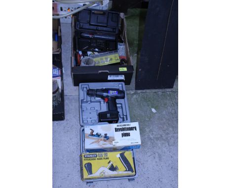 AN ASSORTMENT OF TOOLS TO INCLUDE TWO WOOD PLANES AND A POWERCRAFT BATTERY DRILL ETC