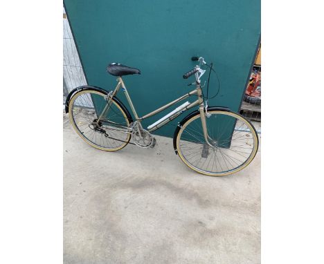 A VINTAGE LADIES PUCH BIKE WITH 5 SPEED GEAR SYSTEM
