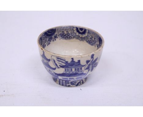A COPELAND GARRETT LATE SPODE PAGODA PATTERN TEA BOWL