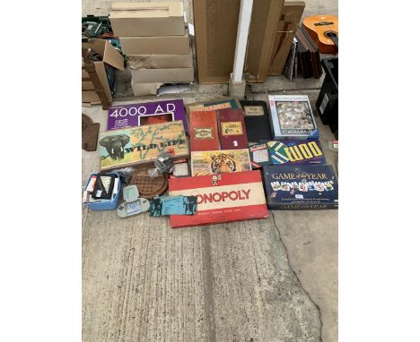 AN ASSORTMENT OF VINTAGE AND RETRO BOARD GAMES