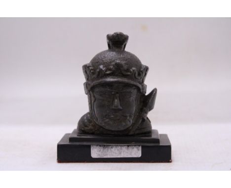 A VINTAGE CAST BUST OF A WARRIOR, HEIGHT 10CM