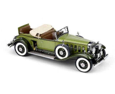 A 1:12 scale model of a 1930 Cadillac V16 Roadster by Danbury Mint,finely detailed including the golfer's door complete with 