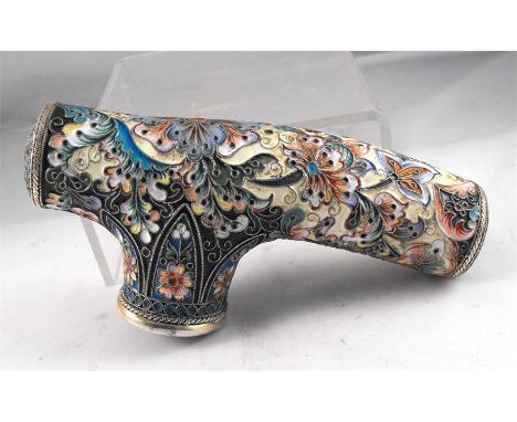 An early 20thC Russian silver and cloisonne enamel walking stick handle decorated flowers on a green ground, Kokoshnik Kostom