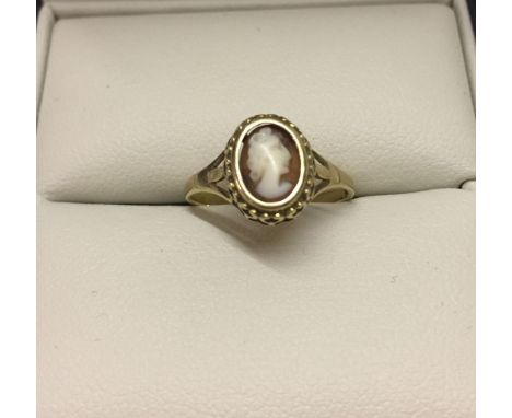 A 9ct gold cameo ladies dress ring, size K.