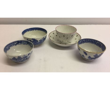 A collection of 18th century English and Chinese porcelain teabowls including Worcester, New Hall and Coalport a/f.