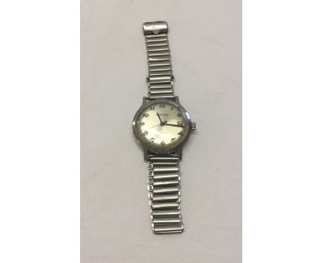 A vintage Huntana Incabloc 17 jewel gents wristwatch. In working order.
