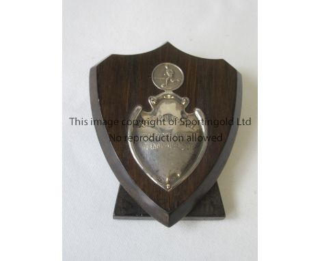 BELGIUM ARMY V CZECHOSLOVAKIAN ARMY 1941     Small wooden shield with metal plaque with the match details engraved in French 