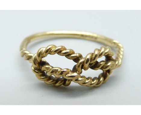 A 9ct gold knot ring, 1.9g, K 