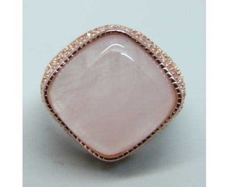 A silver gilt and rose quartz ring, with certificate, N 