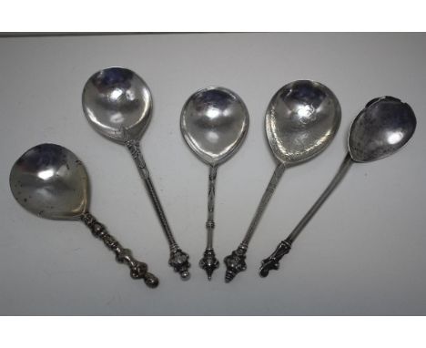 Five late 17th century Norwegian silver spoons, two with rounded fig shaped bowls, variously scroll engraved, the foliate and