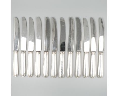 "Hollands Rondfillet". Stainless steel blades and filled handles. Netherlands, Zeist / Voorschoten, van Kempen en Begeer, 197