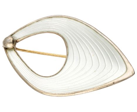 Hallmarks: 925S, JEMAX. In good condition, light signs of use. LxW: 4.2 x 2.5 cm. Weight: 6.0 grams.