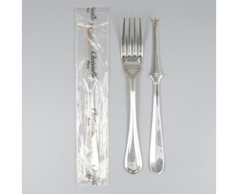 Consisting of a fork (model Spatours) and 2 lobster forks (model ?) all new in sleeve. France, Paris, Orfevrerie Christofle, 