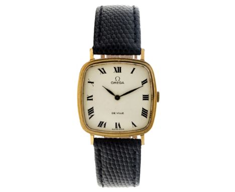 Case: gold plated (18K.) - strap: leather - manual winding - condition: good, movement in working order - diameter: 30x28 mm 