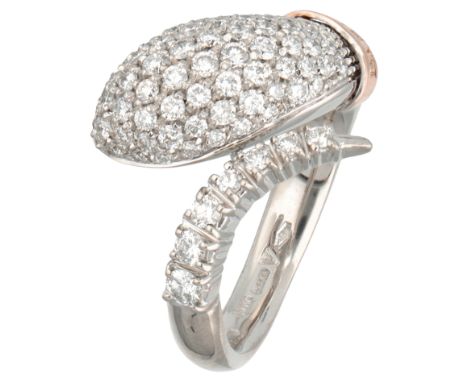 Head and tail of the snake entirely pavé set with brilliant cut diamonds (VS / G-H). Hallmarks: 750 Dutch assay mark, Italian