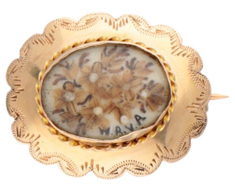 Inscribed W.A.V.A. In fair condition, one pearl is loose. Hallmarks: 585 Dutch assay mark oak leaf (presumably 1853 - 1906). 
