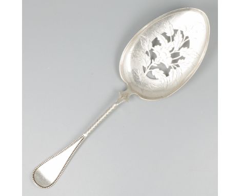 With pearl rim and openwork blade with engraved floral decorations. Netherlands, Voorschoten, J.M. van Kempen, 1894, hallmark