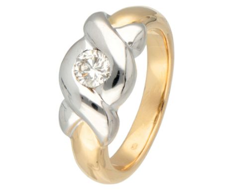 Set with one brilliant cut diamond of approx. 0.30 ct. (approx. 4.35 x 4.58 x 2.53 mm, SI1 / L-M). In good condition. Hallmar