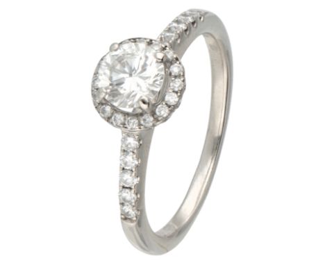 Set with one brilliant cut diamond of approx. 0.48 ct. (SI1 / G) and 42 accent diamonds (0.01 ct.) with a total weight of 0.9