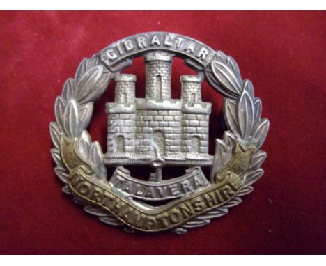 Northamptonshire Regiment Cap Badge (Bi-metal), two lugs. K&amp;K: 666