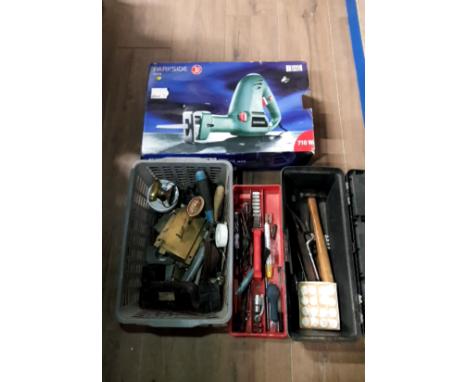 A 710W PARKSIDE RECIPROCATING SAW 1 TOOLBOX WITH ASSORTED HAND TOOLS AND 1 OTHER