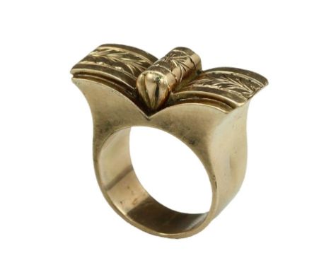 A retro-style 14K gold ring. Upper part shaped as a bow tie with engraved decorations. Weight: 9.9 grams. Size: US 7 1/4.