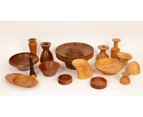 Peter &amp; Joy Evans, Cotswold School, a group of turned wood bowls, vases etc, various woods and sizes CONDITION REPORT: AR